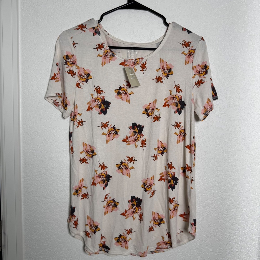 Maurices Floral T-Shirt Women Medium Ivory Pink Orange 24/7 Short Sleeve Top NWT